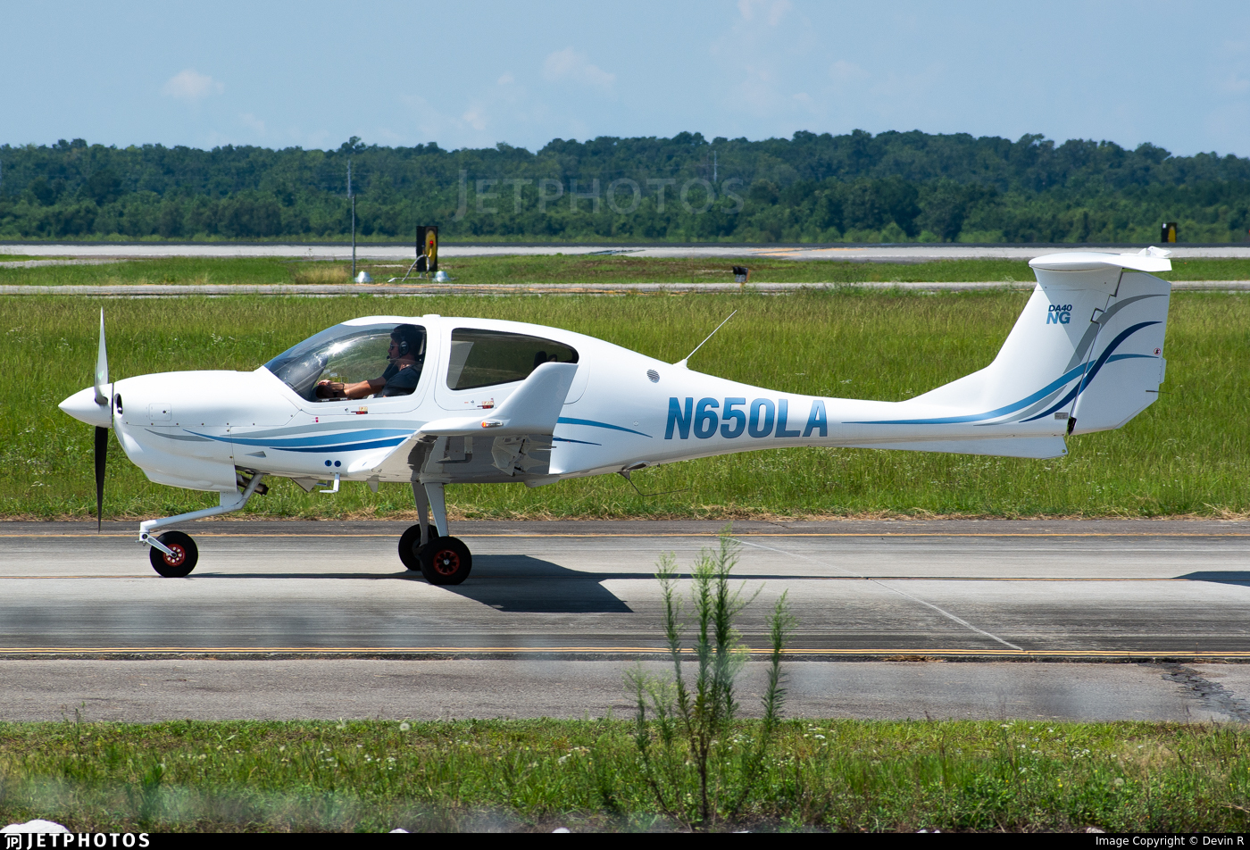 N650LA — Diamond aircraft at KCHS